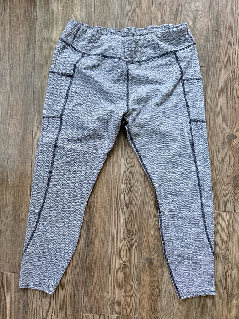 Pact Women’s Organic Cotton Heather Gray Leggings with Dark Stitching